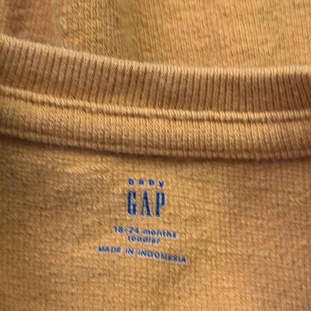 Baby GAP mustard Henley sweater boys 18-24 months Classiccore minimalist neutral